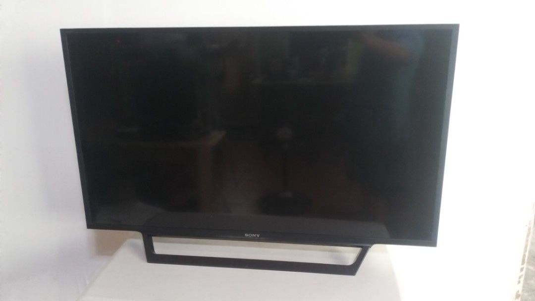 Sony HD Internet TV (Category: TV) located in Manila. Submitted by chard214 (Listing ID 1324429276, Image 1). Description: Sony HD INTERNET TV Model number: Sony Kdl-40w657d 1080p resolution 40 inches Basag LCD No power cord / No remote Puede iharvest mga parts gamitin pang replacement Puede meet up or ipadeliver.