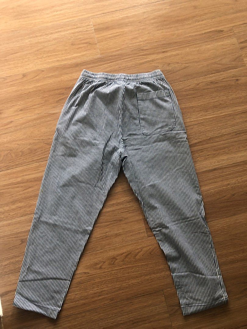 Uniqlo Striped Pants (Category: Trousers) located in Marikina City. Submitted by davethewave (Listing ID 1324521578, Image 2). Description: Uniqlo Striped Pants - Breathable fabric (Cotton) - Scandy Pants vibes! - Loose straight fit - No Flaws! Gcash MOP JnT Delivery.