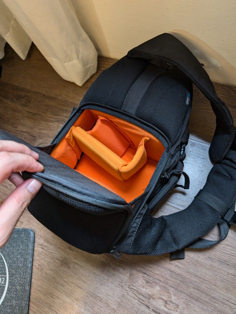 Vanguard sling bag top