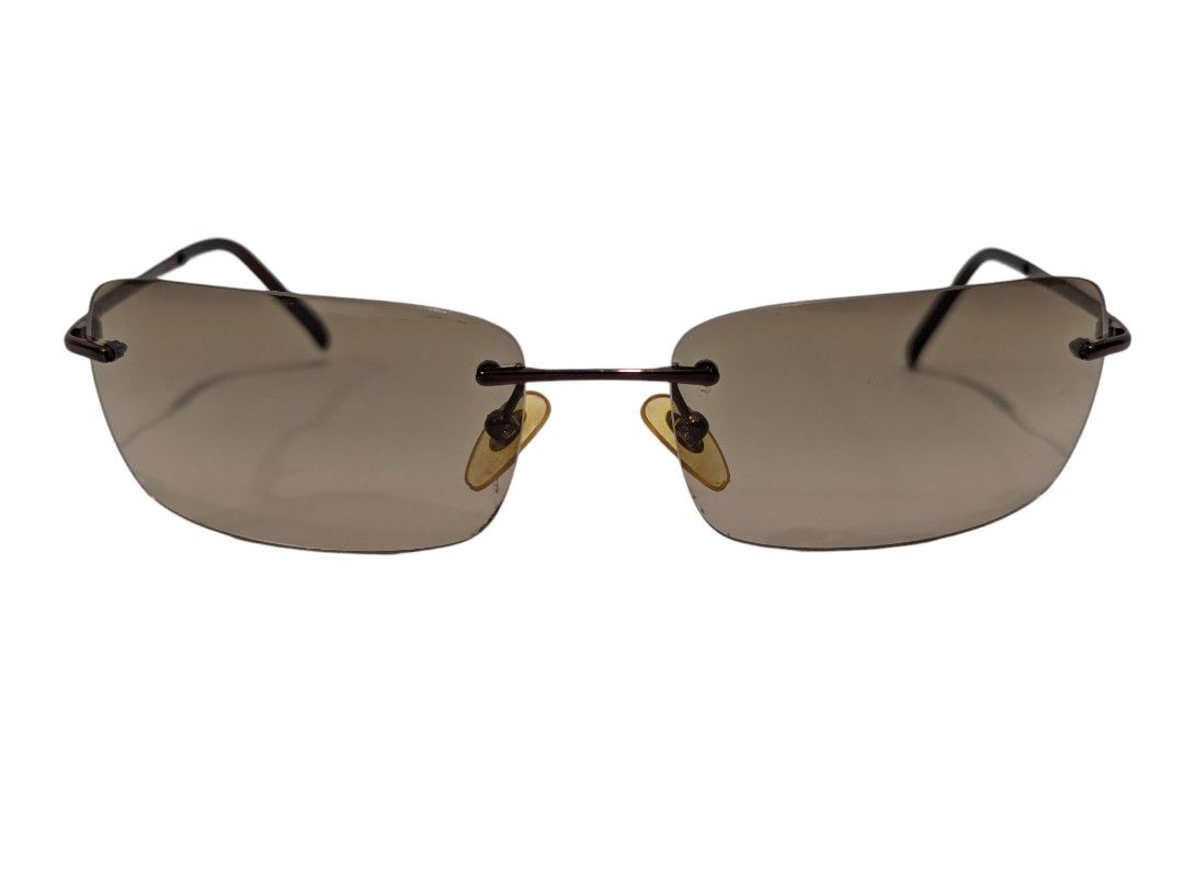 Where are vogue sunglasses made discount