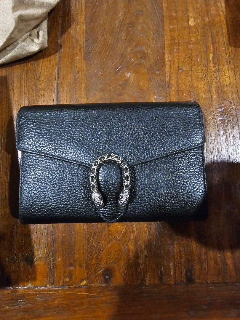 Wallet on Chain, Luxury, Bags & Wallets on Carousell
