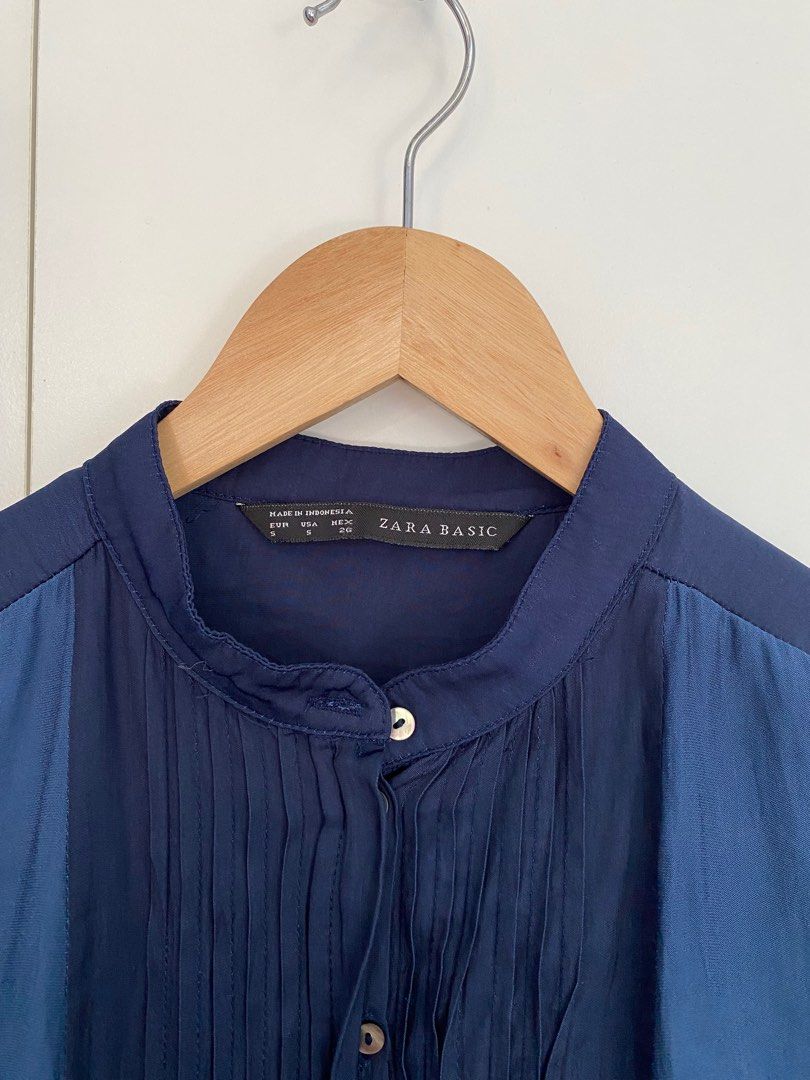 Zara Basic Long Blouse (Category: Blouses) located in Senawang. Submitted by mierawardrobe (Listing ID 1324385155, Image 2). Description: ‼️PRELOVED ITEMS‼️ ‼️BUY AT YOUR ON RISK‼️ ‼️ALL ORIGINAL ITEM‼️ Price:RM50 Condition:Lightly used.