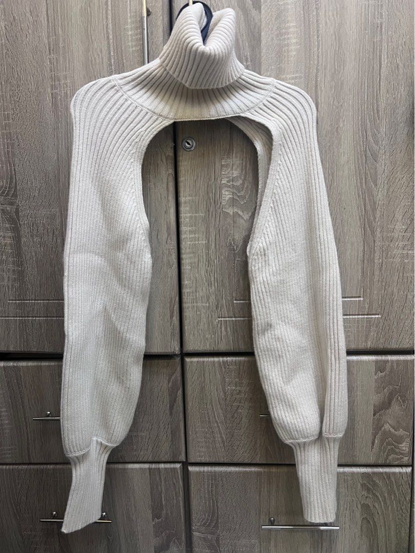 Zara Ecru Knit Cut out Sweater (Category: Longsleeves) located in Manila. Submitted by lunaluvgood (Listing ID 1324518094, Image 1). Description: Medium on tag Turtleneck Authentic When worn inspo posted sa 3rd pic Rare 💗 No issues RFS: Decluttering.