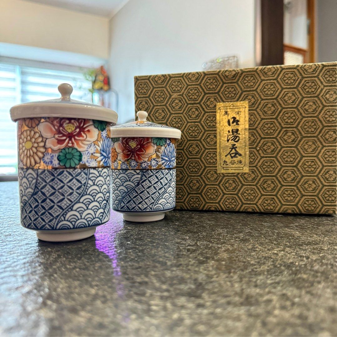 00816CS 日本九谷燒邦泉赤繪金彩重金花詰百花不落地夫妻杯對杯（2只組套）, 傢俬＆家居, 廚具和餐具, 茶具配件- Carousell