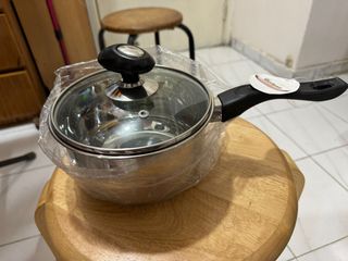 （分類：）位於 。 由 piggyzone 提交（商品編號 1324706568，圖片 1）。簡介： 。