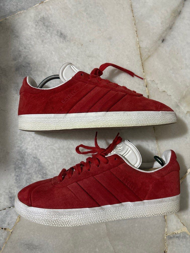 Gazelle stitch and turn red top