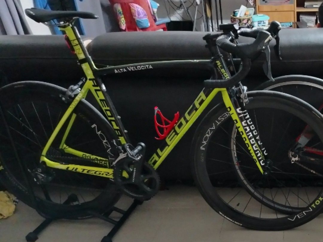 Aleoca carbon road bike