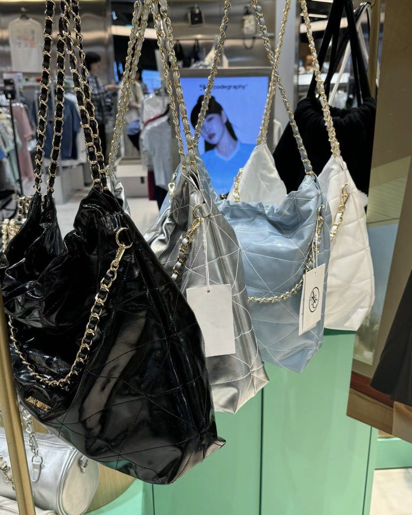 ★ANOETIC★ ANC DRAW CHAIN SHOULDER BAG_SILVER Anc Draw Chain Shoulder Bag – Lumière Studio