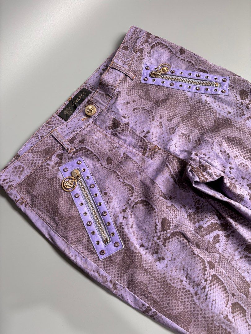 Auth gianni Versace snake design jeans (Category: Luxury Apparel) located in Angeles City. Submitted by luxgood18 (Listing ID 1324658016, Image 2). Description: Guaranteed authentic Like new condition Size 30 to 31 Length 39.5 .