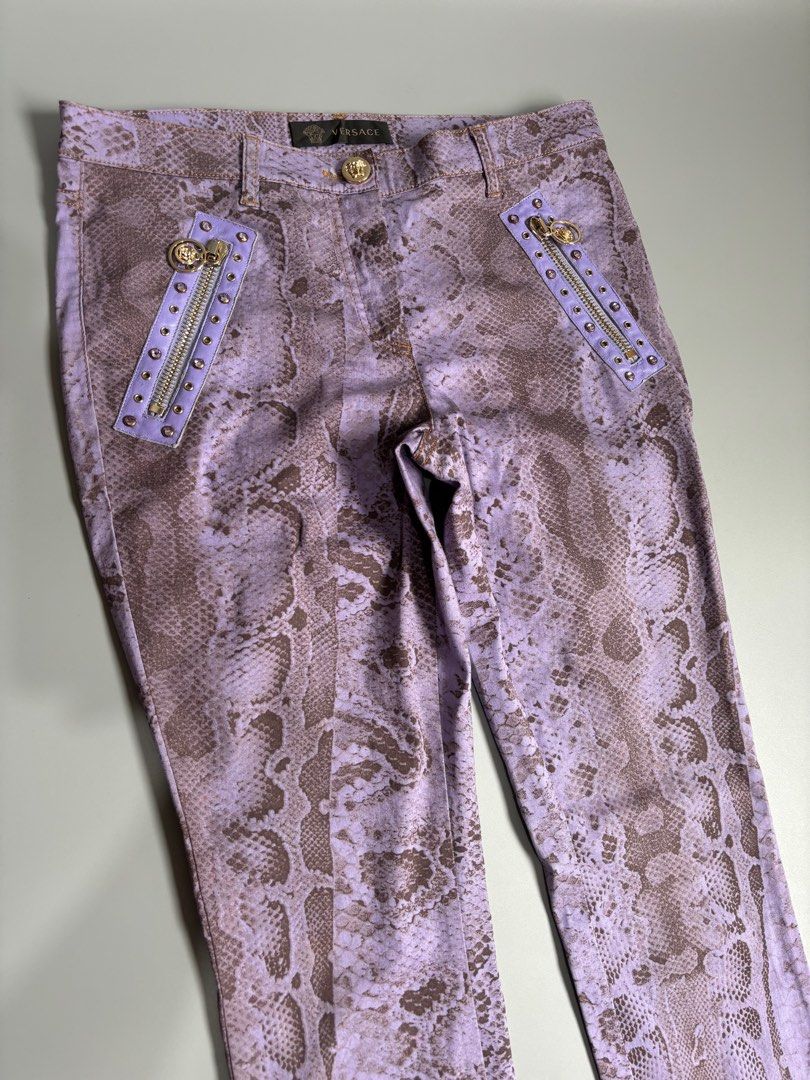 Auth gianni Versace snake design jeans (Category: Luxury Apparel) located in Angeles City. Submitted by luxgood18 (Listing ID 1324658016, Image 3). Description: Guaranteed authentic Like new condition Size 30 to 31 Length 39.5 .