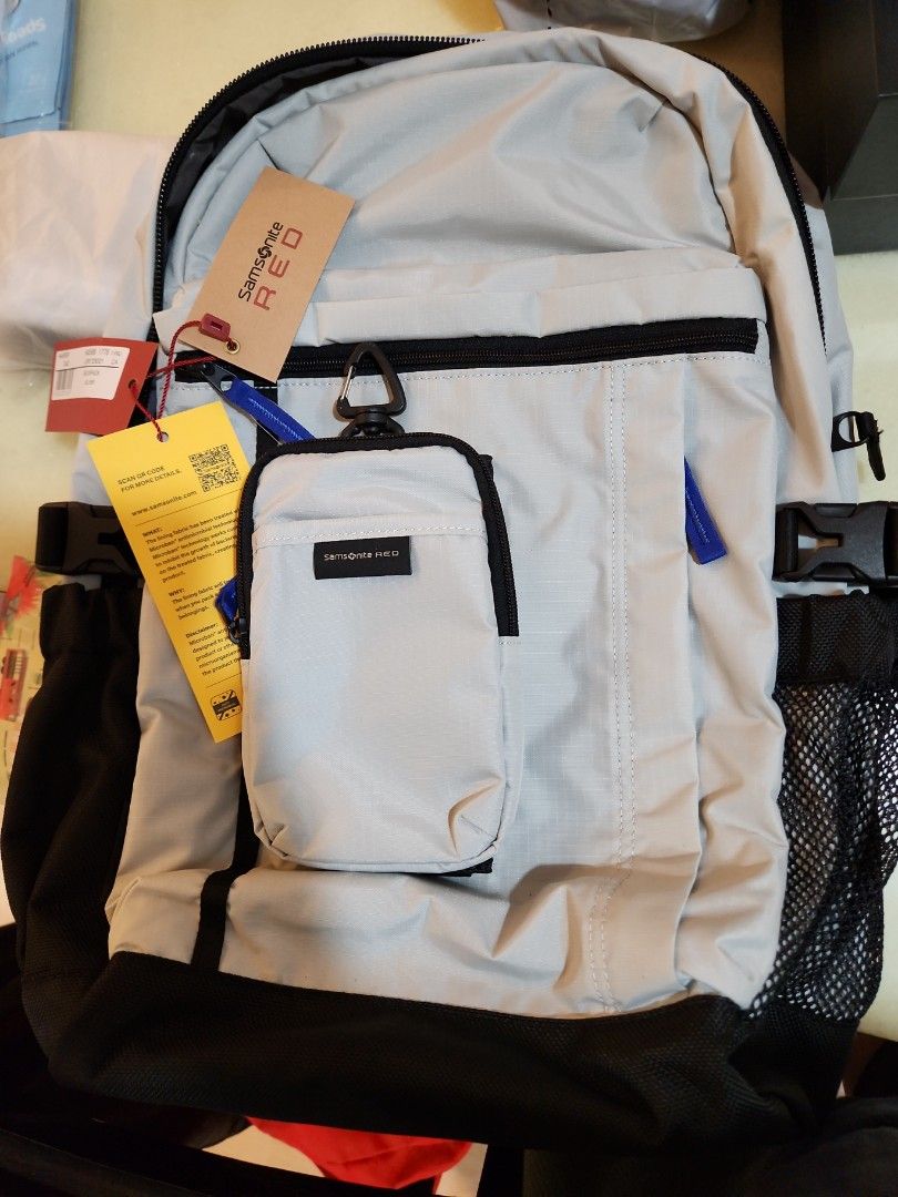 Backpack (Category: Backpacks) located in Singapore. Submitted by huangym636 (Listing ID 1324730617, Image 1). Description: Haaper samsonite bagpack. brand new. retail market price $175.
