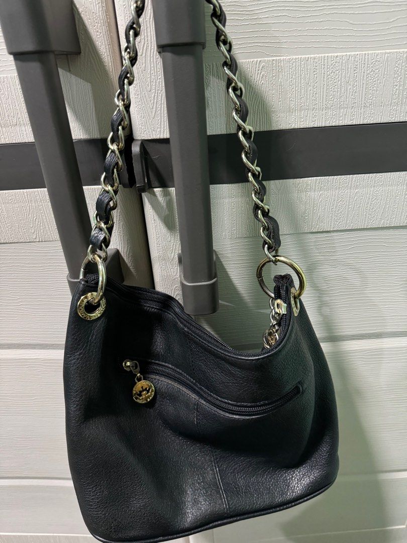 Bana Bana Kili bag (Category: Shoulder Bags) located in Quezon City. Submitted by pitch_perfect (Listing ID 1324637566, Image 2). Description: leather Press mark as seen on photos 8/10 on hardwares.