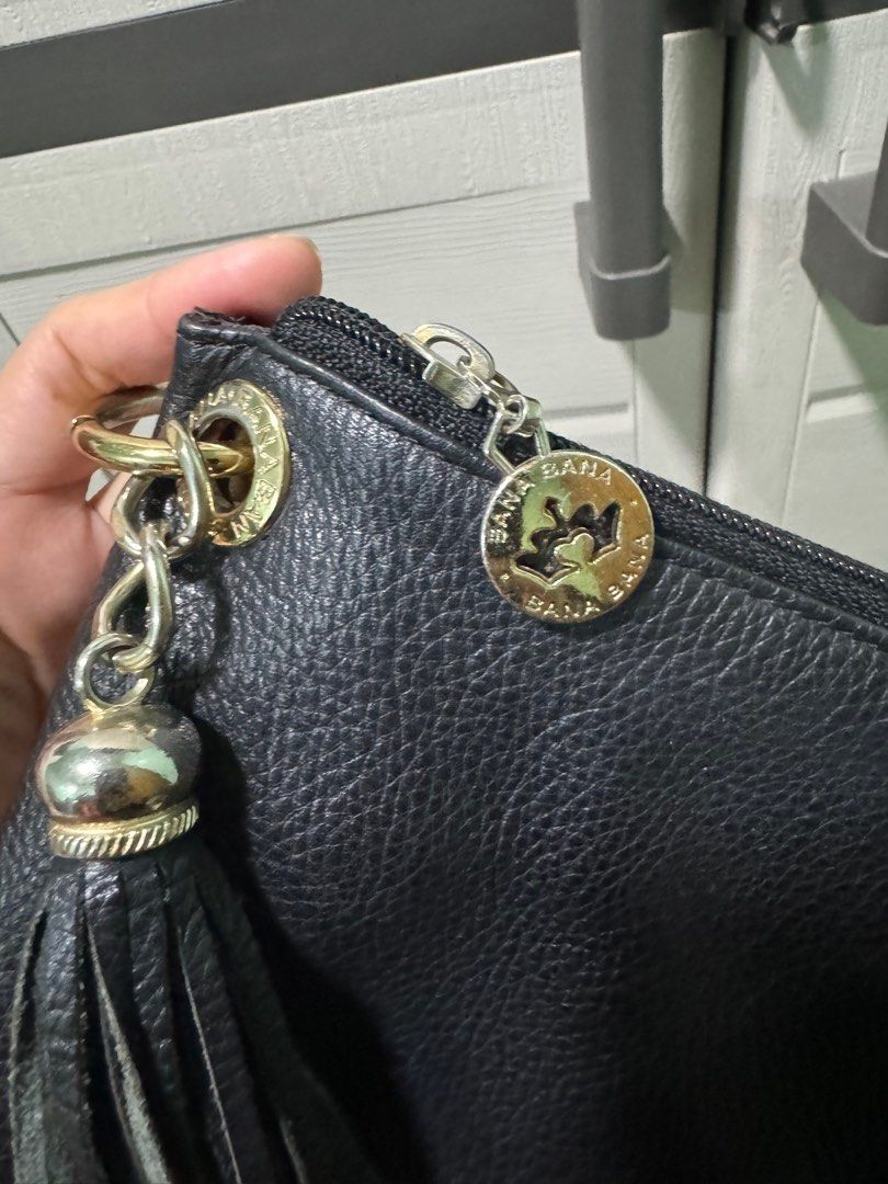 Bana Bana Kili bag (Category: Shoulder Bags) located in Quezon City. Submitted by pitch_perfect (Listing ID 1324637566, Image 3). Description: leather Press mark as seen on photos 8/10 on hardwares.