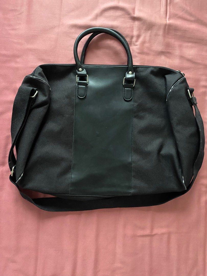 Burberry fragrance black duffle bag Men s Fashion Bags Backpacks on Carousell