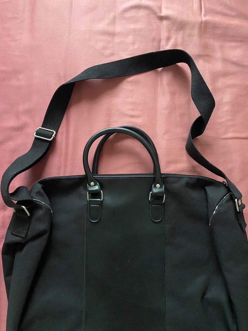 Burberry fragrance black duffle bag Men s Fashion Bags Backpacks on Carousell