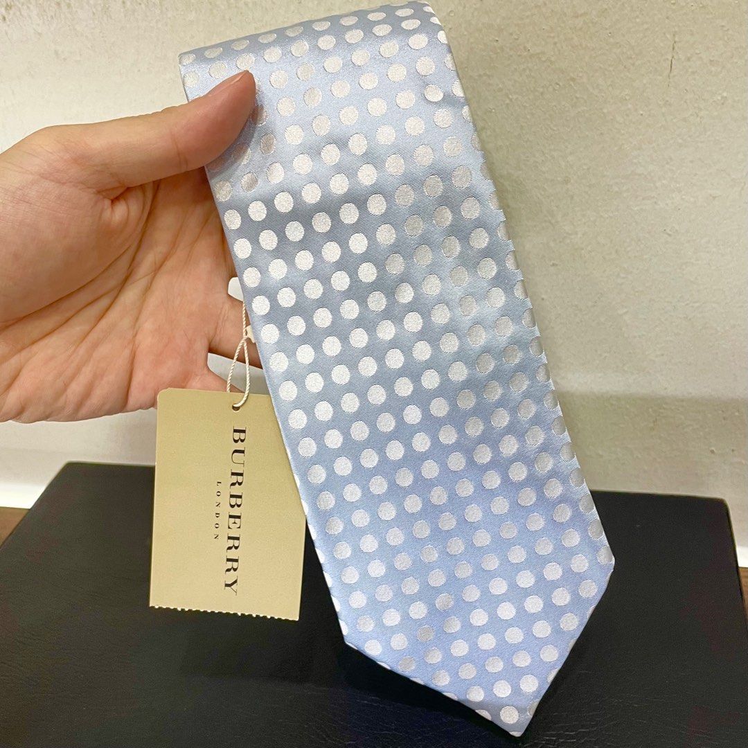 Light blue burberry tie outlet
