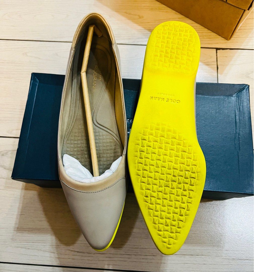 Cole Haan Shoes (Category: Flats & Sandals) located in Quezon City. Submitted by thegoodstuff_ph (Listing ID 1324705278, Image 3). Description: 💯 Original Size: 8.5B Very Comfortable Non-slip Rubber soles.