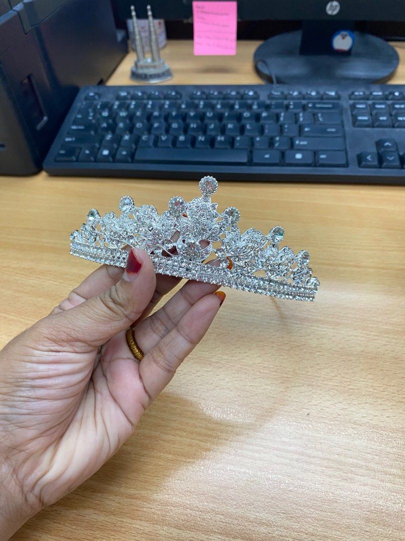 Crown wedding, Women's Fashion, Watches & Accessories, Hair Accessories