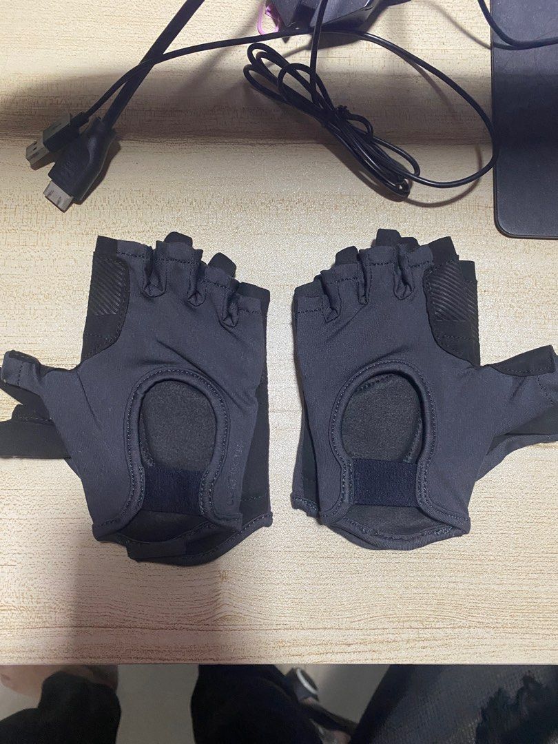 Decathlon Weight Training Women Breathable Workout Gym Gloves Grey Domyos Sports Equipment Other Sports Equipment and Supplies on Carousell