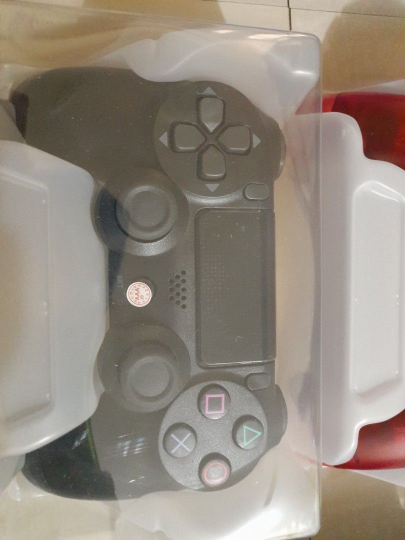 DS4 WIRELESS CONTROLLER (Category: Controllers) located in Quezon City. Submitted by hajjasittienor (Listing ID 1324600212, Image 2). Description: BRAND NEW 💯 CABLE CHARGER.150 ....PWEDE COD .....PWEDE PICK AVIDA TOWER NEW MANILA COL BONNY SERRANO AVE QUEZON CITY.