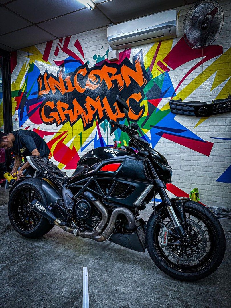 Ducati Diavel with 2 digit plate number are worth it!, Motorbikes on