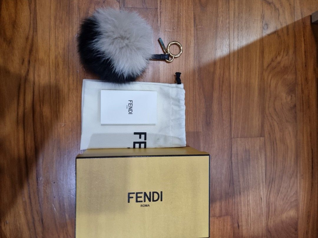 Fendi chick charm online