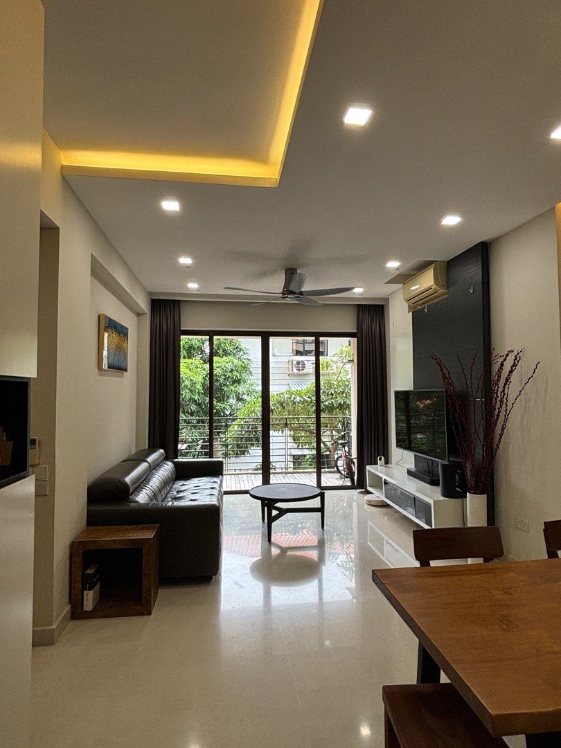 Freehold District 15 The Bale condo (Category: Condos & ECs) located in Singapore. Submitted by vittorio80 (Listing ID 1324712356, Image 2). Description: I welcome interested buyers to contact me directly. Will guide you through the sales process and arrange for conveyancing lawyer’s appointment. The Balé sits in the company of a charming neighbourhood. Balinese inspired condominium design. Direct owner sale. Owner occupied. Never tenanted before