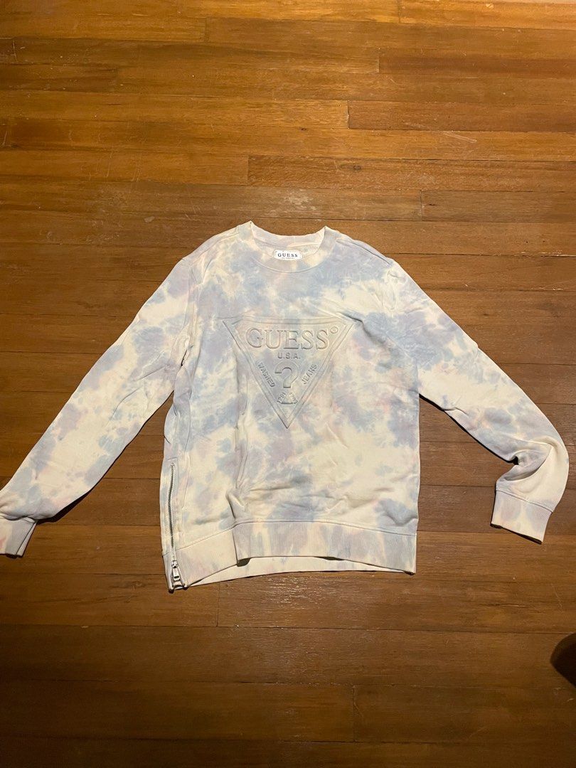 Guess Tie-Dye Oversized Sweater (Category: Tshirts & Polo Shirts ) located in Paranaque City. Submitted by wompwomp (Listing ID 1324716429, Image 1). Description: Small Oversized Sweater Dimensions: 28 x 20 Condition: 8/10 RFS: Need funds for ps5.