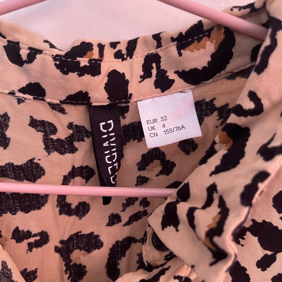 H&M Long Sleeve Polo Shirt (Category: Longsleeves) located in Las Pinas. Submitted by pastpicks (Listing ID 1324636634, Image 3). Description: size : XS Please send me a message if you want measurements :) 📍 Las Piñas.