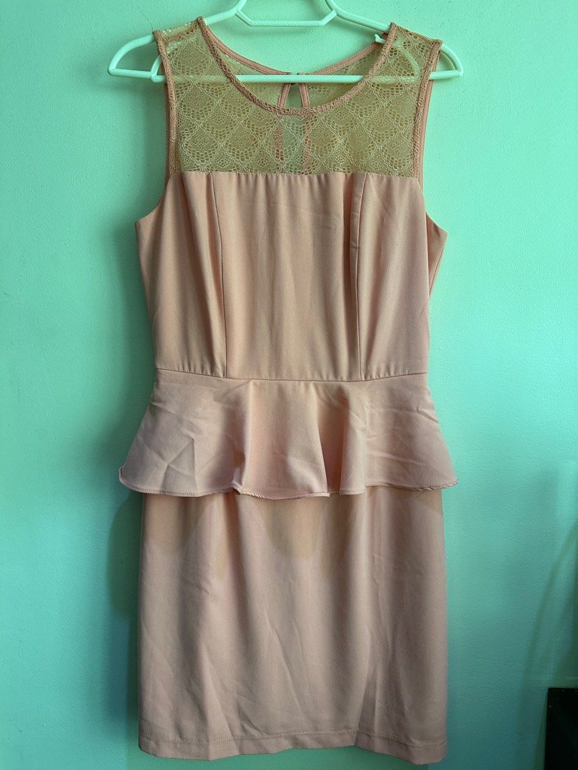 H&M Peplum Dress (Category: Dresses) located in Quezon City. Submitted by chideclutters (Listing ID 1324622434, Image 1). Description: .