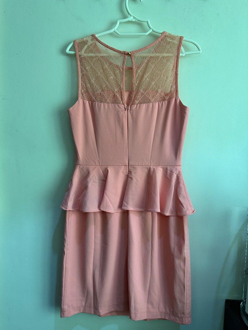 H&M Peplum Dress (Category: Dresses) located in Quezon City. Submitted by chideclutters (Listing ID 1324622434, Image 2). Description: .