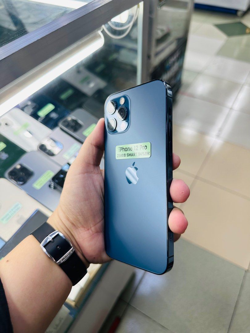 Iphone 12 Pro 256gb 94% batt Smartlocked (Category: iPhone 12 Series) located in San Juan City. Submitted by javedsgadgetshop (Listing ID 1324724360, Image 2). Description: OPEN FOR INSTALLMENT VIA CREDIT CARD/GGIVES/SPAY/BILLEASE & SWAP/TRADE-IN! BUY AND SELL! Quick Specs : Iphone 12 pro •256gb •NTC Variant •94% batt health •Smartlocked •95% Smoothness •No hidden issue | No Repaired •100% Authentic | Not Refurbished •w/ OEM Charger & store warra