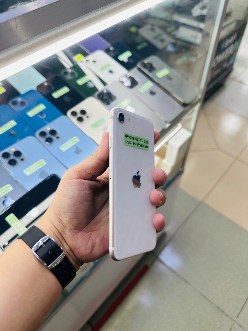 Iphone SE 2022 5G 128gb 97% batt FU (Category: iPhone SE Series) located in San Juan City. Submitted by javedsgadgetshop (Listing ID 1324720595, Image 3). Description: OPEN FOR INSTALLMENT VIA CREDIT CARD/GGIVES/SPAY/BILLEASE & SWAP/TRADE-IN! BUY AND SELL! Quick Specs : Iphone SE 2022 5G •128gb •NTC Variant •97% batt health •Factory Unlock •95% Smoothness •No hidden issue | No Repaired •100% Authentic | Not Refurbished •w/ OEM Charger & store war