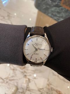 (Category: ) located in . Submitted by redrabbitluxury_singpore (Listing ID 1324604400, Image 1). Description: .