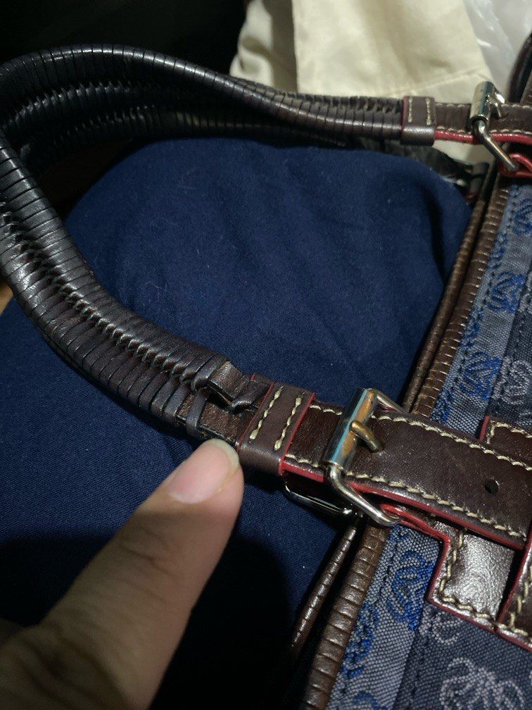 loewe handbag (Category: Luxury Bags & Wallets) located in Antipolo. Submitted by prelovedcloseta (Listing ID 1324661252, Image 3). Description: loewe anagram preloved with signs of usage with rubs, needs minor restoration l.