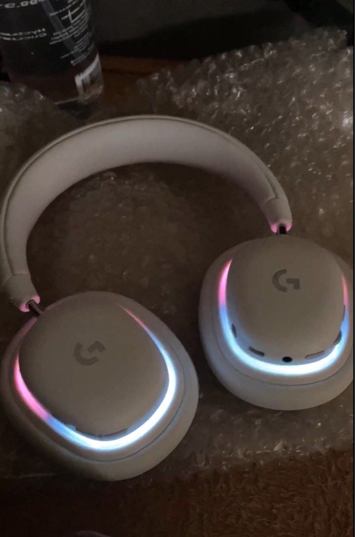 Logitech G735 Aurora Headset (Category: Headphones & Headsets) located in Los Banos. Submitted by oasisu (Listing ID 1324615907, Image 1). Description: Bought last year August. Used a few times. With box, and complete accessories. RFS: need funds.