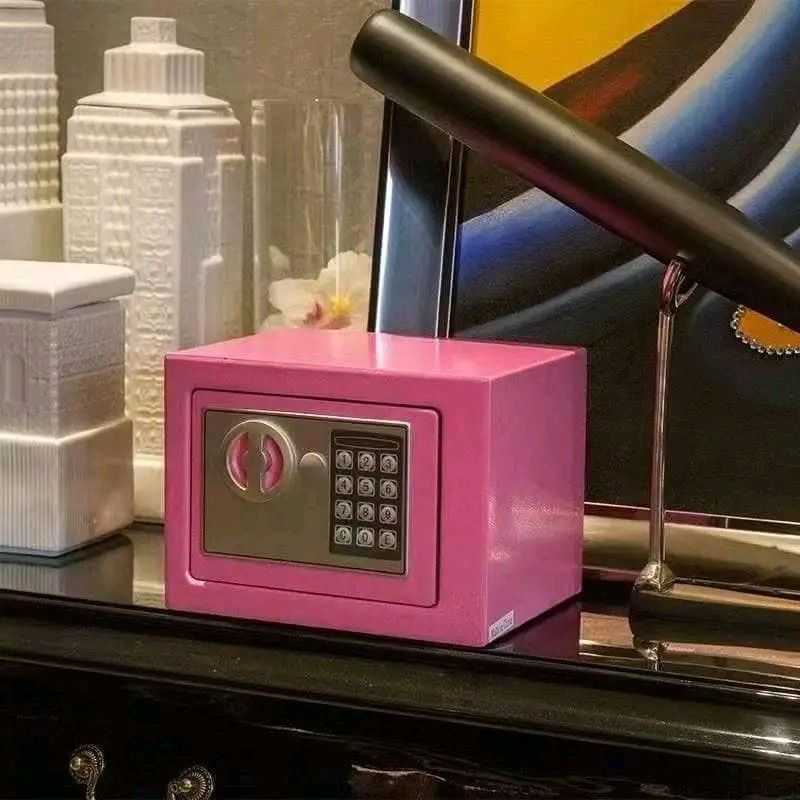 Mini safety vault (Category: Other Security Devices) located in Manila. Submitted by yzlshop (Listing ID 1324563477, Image 3). Description: Brand new We offer COD , same day delivery within metro manila via Lalamove/Grab pm for more info. thank you!.