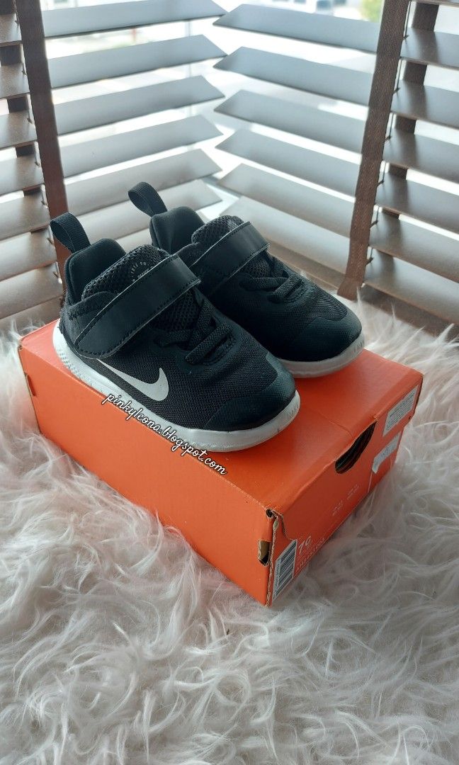 NIKE Free Run in Black White Kids Footwear size 7c Babies Kids Babies Kids Fashion on Carousell