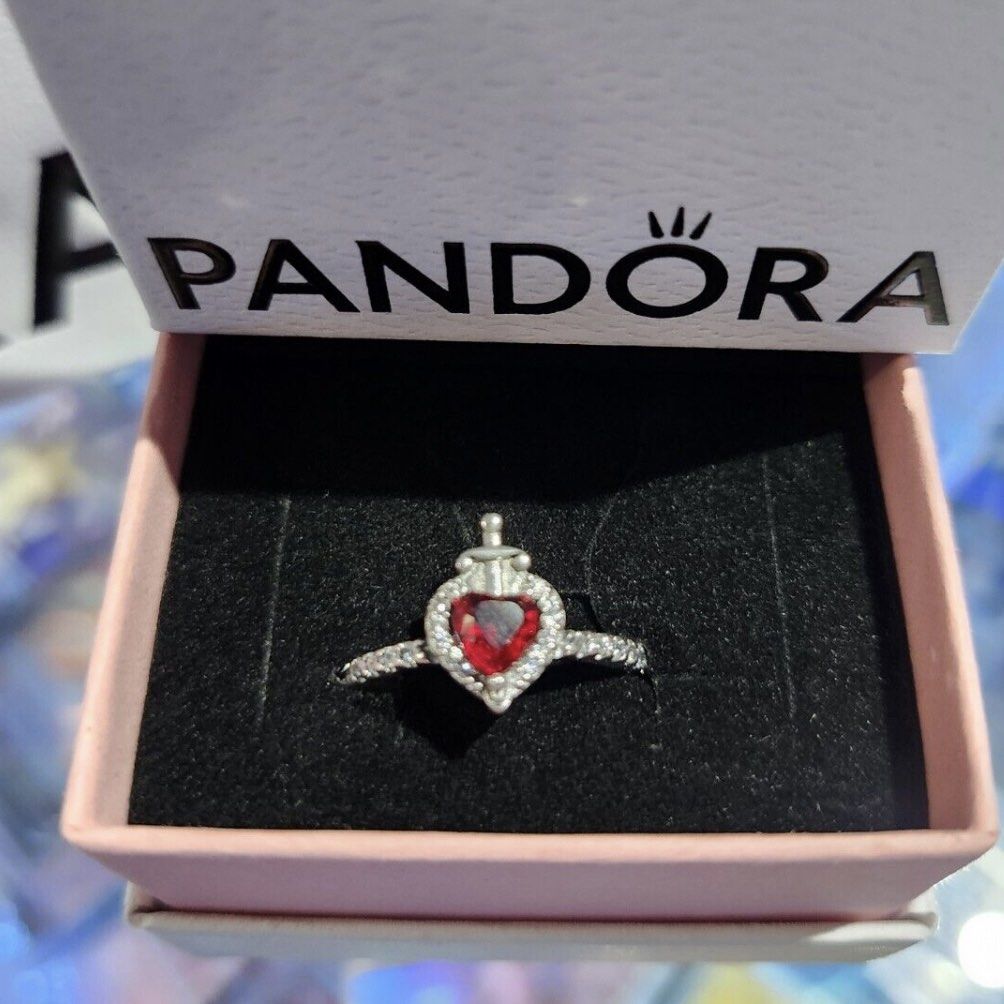 Pandora queen ring price shop