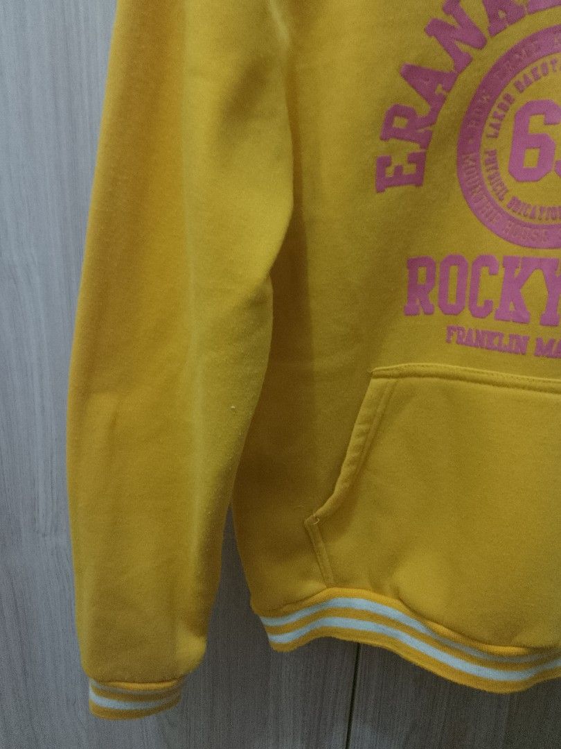 Preloved Pullover Hoodie | Size: Large | Ready to wear! (Category: Coats, Jackets and Outerwear) located in Quezon City. Submitted by bachendorff (Listing ID 1324663693, Image 3). Description: negotiable for sure buyers 🥰 -thick and cottony fabric -with pockets -no issue, no stains -already washed and ready to wear ❤️ rfs: decluttering 🙏 MOD: Lalamove/LBC MOP: Gcash.
