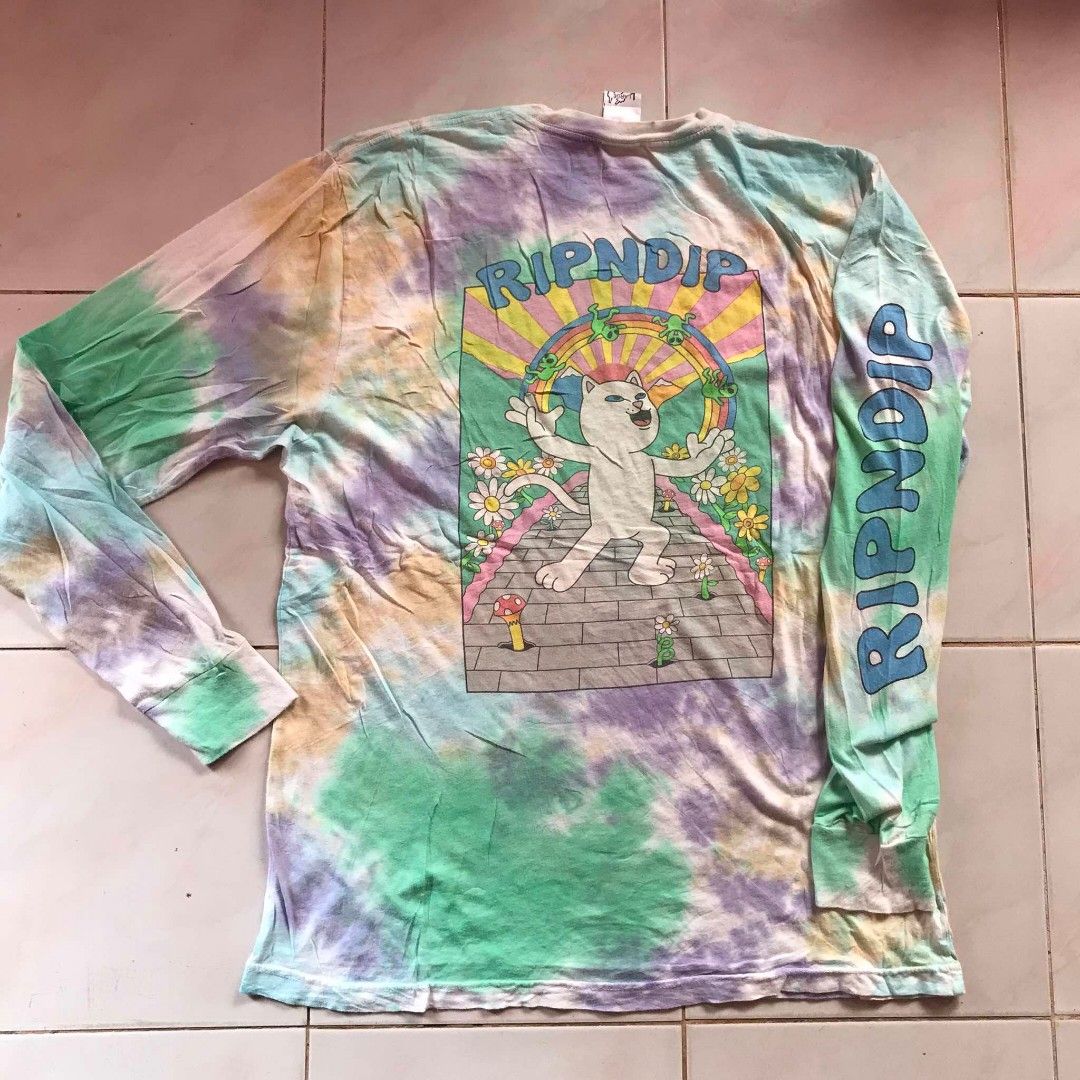 Ripndip longsleeve 🥵 (Category: Activewear) located in Jinoba-an. Submitted by eegiboy (Listing ID 1324634910, Image 1). Description: Wts: Ripndip 🥵 Tie dye longsleeve 🔥 Large size Dimes: 22.5/29 Excellent condition🥰 600plussf Dm me if interested 📩 Thankyou🙏😇.