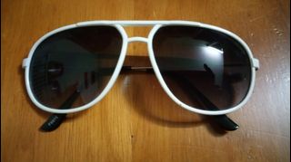（分類：）位於 。 由 hkglasses 提交（商品編號 1324596893，圖片 1）。簡介： 。