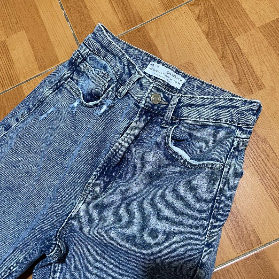 Stradivarius ripped mom jeans (Category: Jeans) located in Santa Rosa. Submitted by jamrose (Listing ID 1324691029, Image 3). Description: Size 25-26 L 38 .