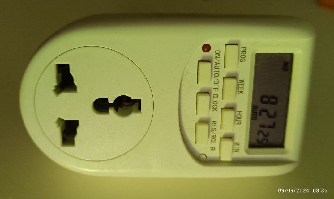 Timer Switch (Category: Other Accessories) located in Singapore. Submitted by ash20212021 (Listing ID 1324565161, Image 1). Description: Timer Switch.