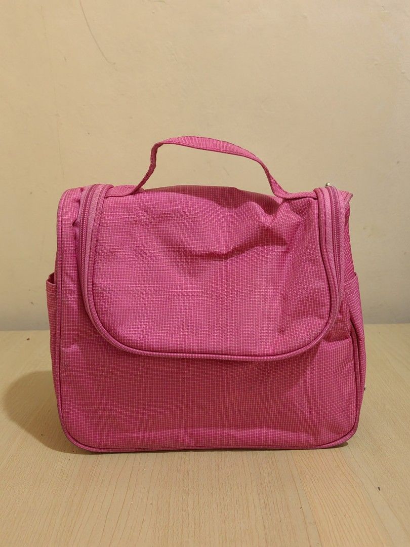 Travel Organizer (Category: Travel Essentials & Accessories) located in Makati City. Submitted by prelovedtreatedwithlove (Listing ID 1324720277, Image 1). Description: In good condition.