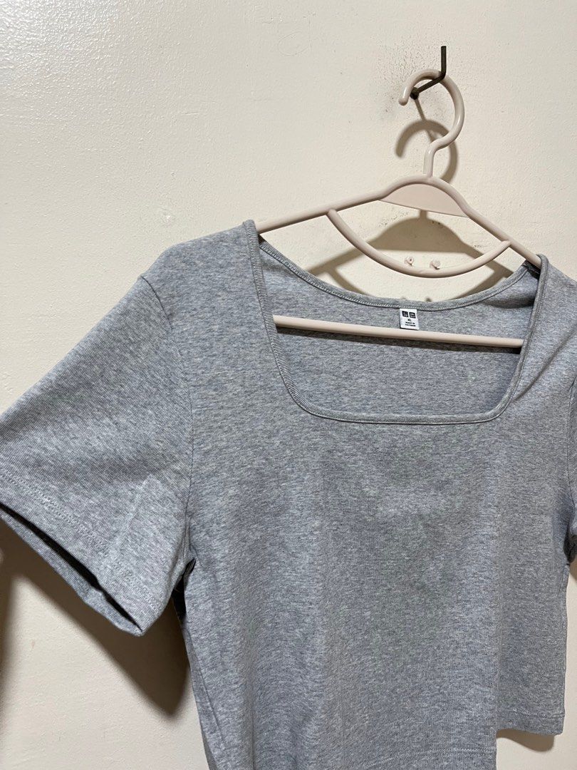 Uniqlo grey square neck cropped top (Category: Shirts) located in Angeles City. Submitted by endzn (Listing ID 1324660649, Image 2). Description: - used once - fits M to XL.