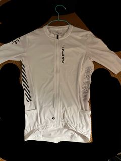 （分類：）位於 。 由 nhttttttk 提交（商品編號 1324672868，圖片 1）。簡介： 。