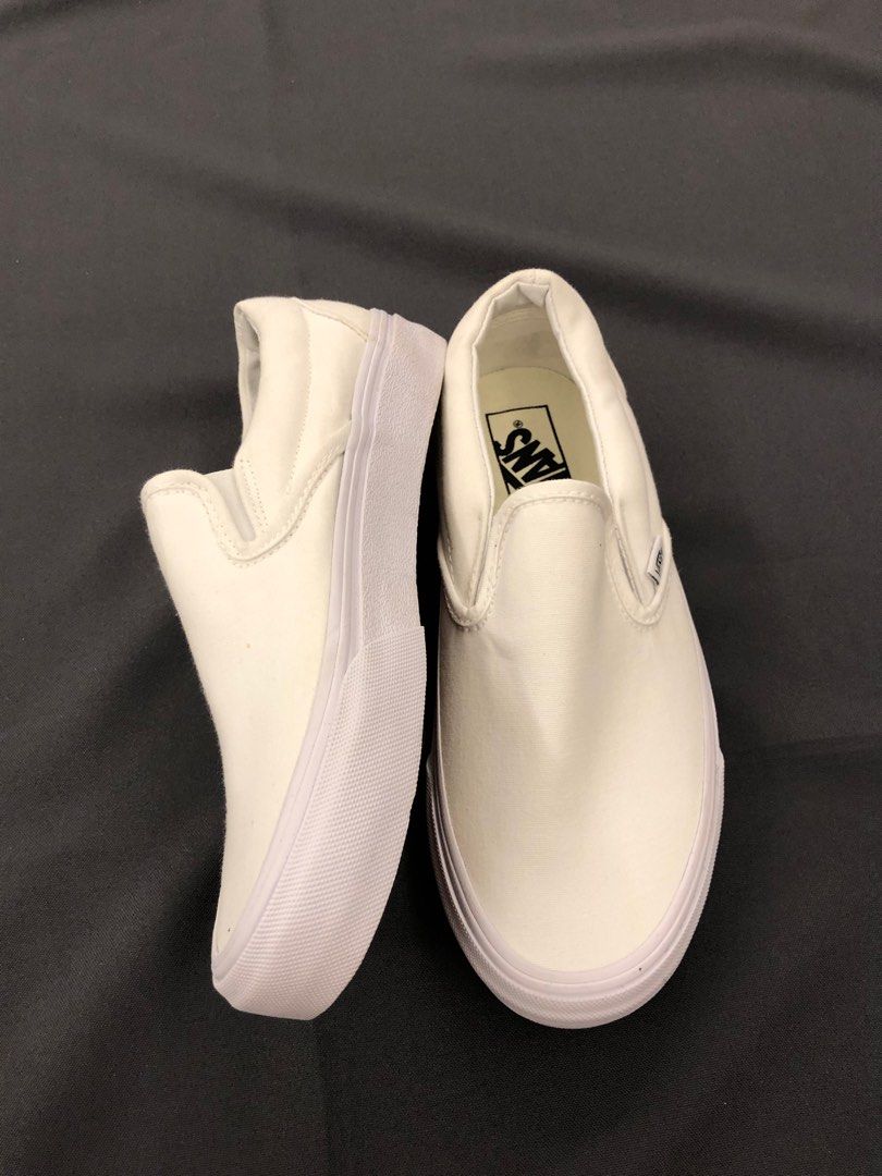 Vans slip on triple white on sale