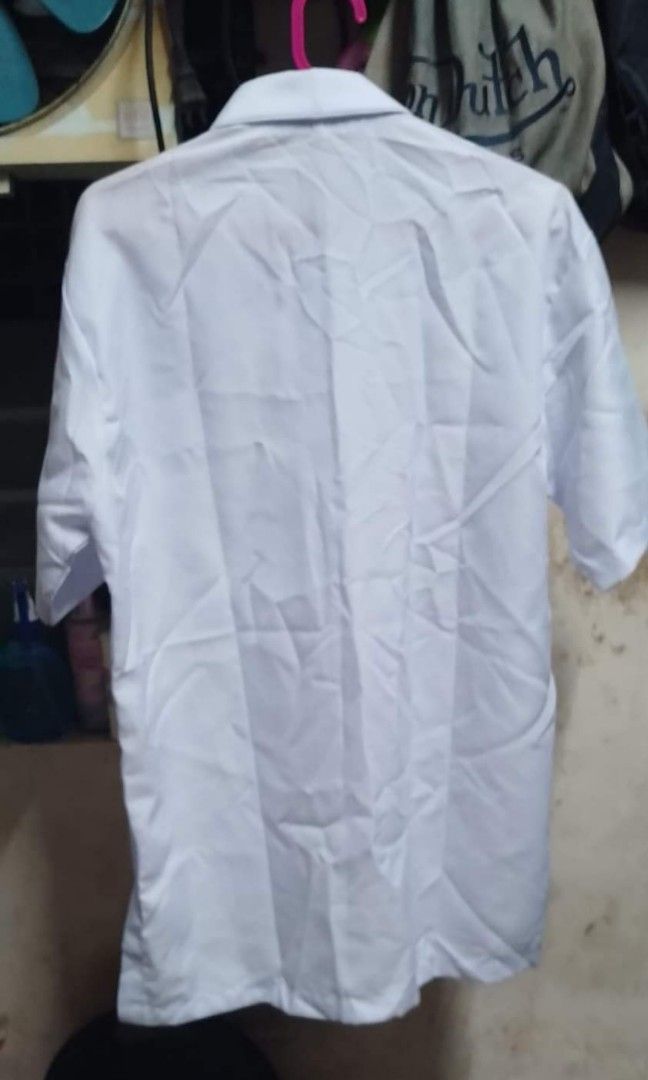White Polo Barong Office Uniform (Category: Formal Shirts) located in Quezon City. Submitted by akosiluna44 (Listing ID 1324649385, Image 2). Description: New Large on tag Dimensions: 71 cm x 53 cm armpit to armpit:55 cm #polobarong #officebarong #officeuniform.