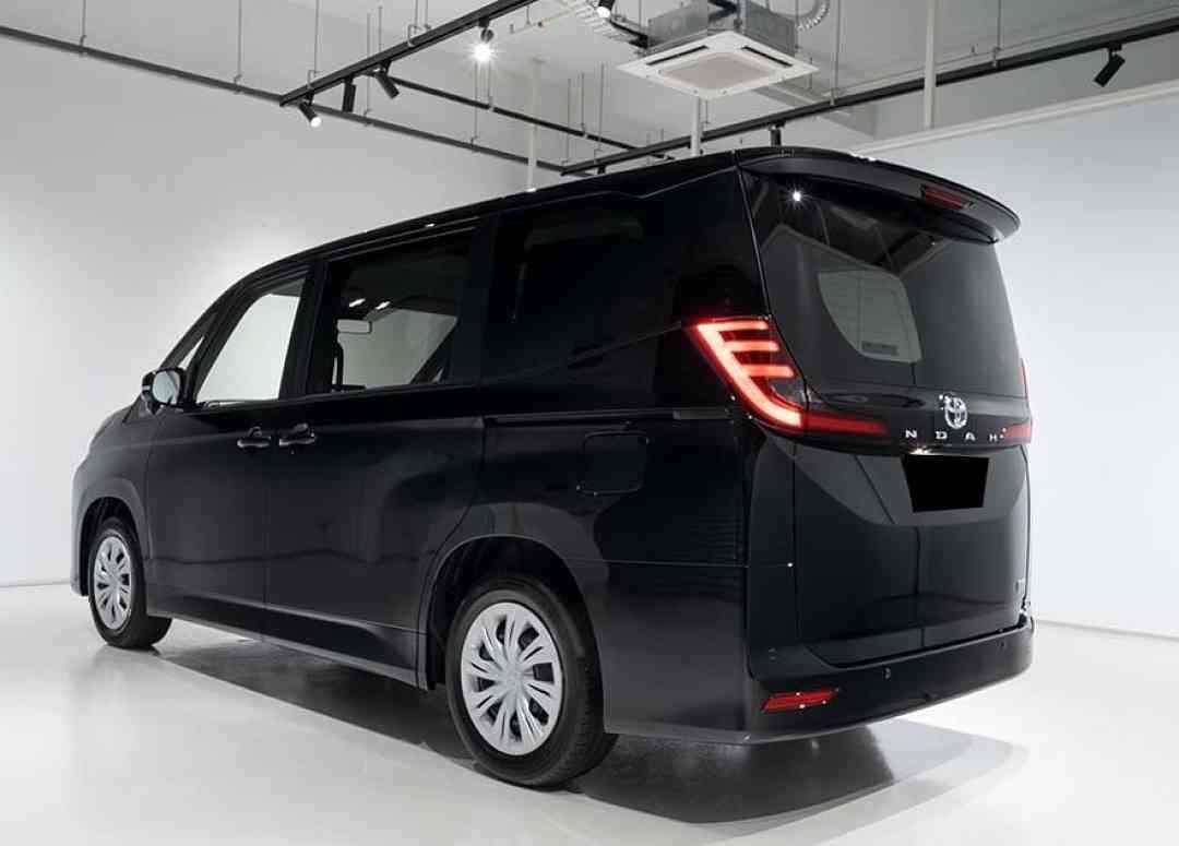 Toyota Noah Hybrid 1.8 X 7-Seater (A)62872683318017111